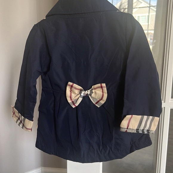 Beautiful Burberry baby girl coat 2-3 years - Picture 6 of 10